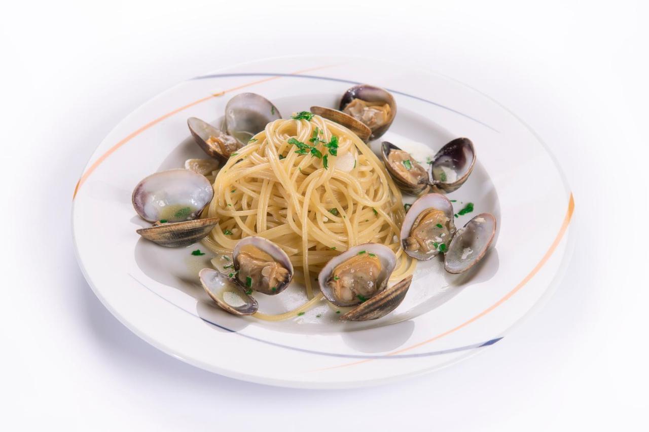 Hotel Ristorante Toscana Alassio Ngoại thất bức ảnh
