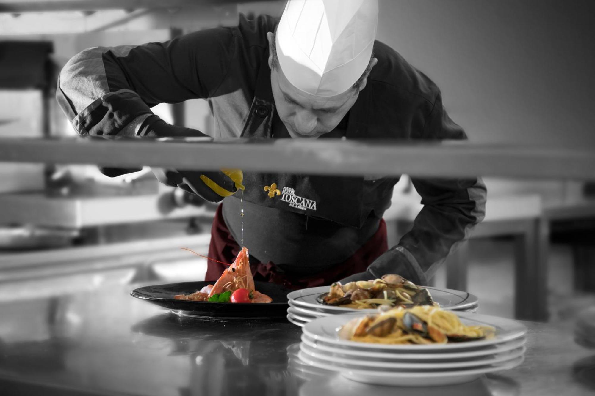 Hotel Ristorante Toscana Alassio Ngoại thất bức ảnh