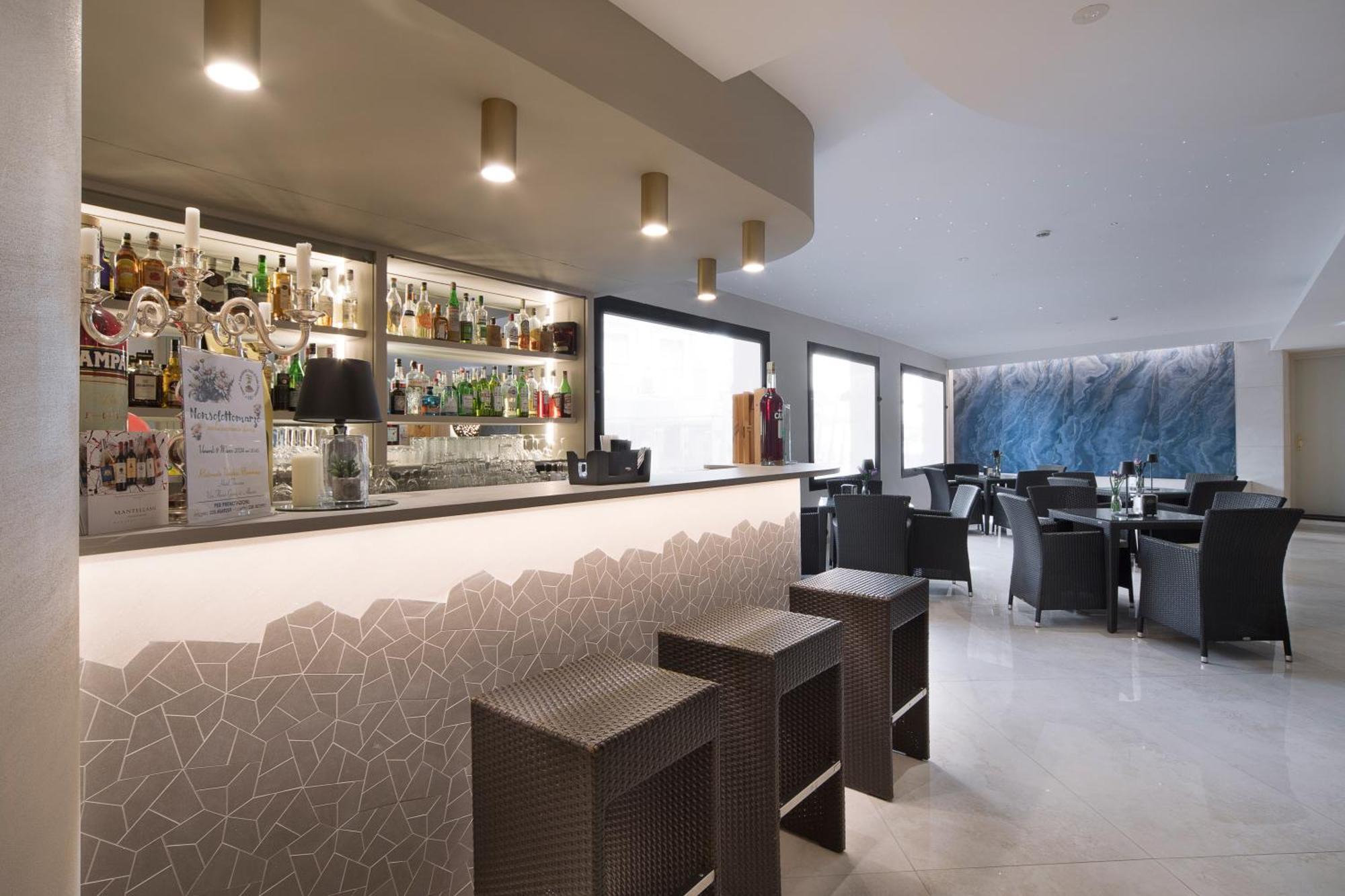 Hotel Ristorante Toscana Alassio Ngoại thất bức ảnh