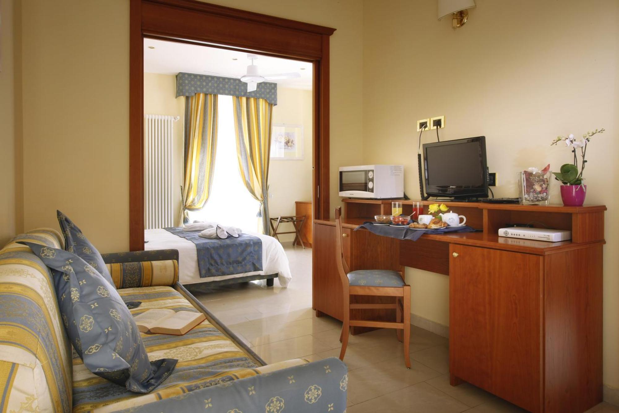 Hotel Ristorante Toscana Alassio Phòng bức ảnh