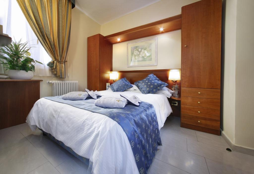 Hotel Ristorante Toscana Alassio Ngoại thất bức ảnh